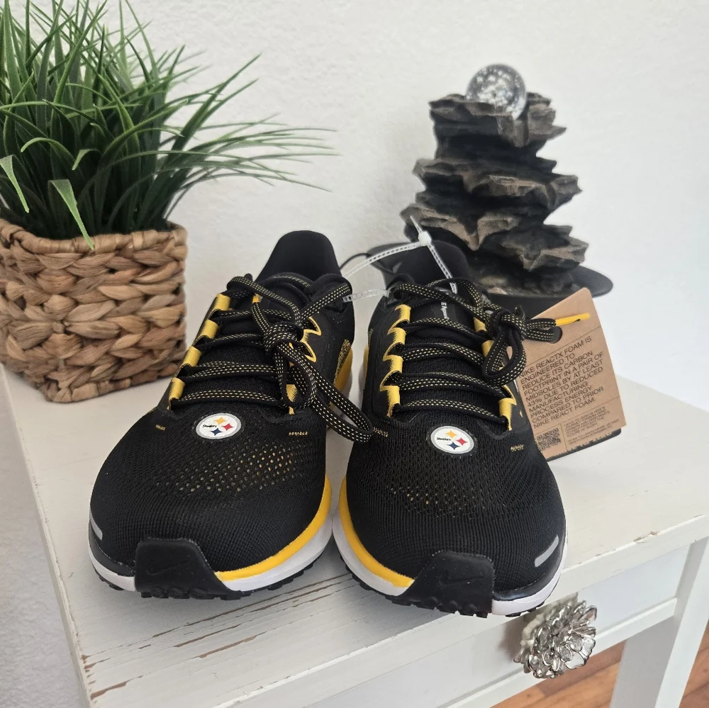 NWT  Nike Pegasus41 Black and Gold Running Shoes Pittsburg Steelers Size 7.5